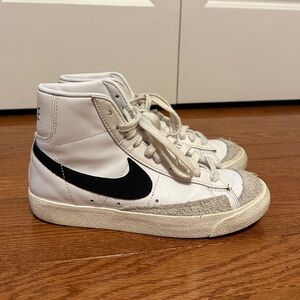 Women’s High Top Nike Blazers Mid 77